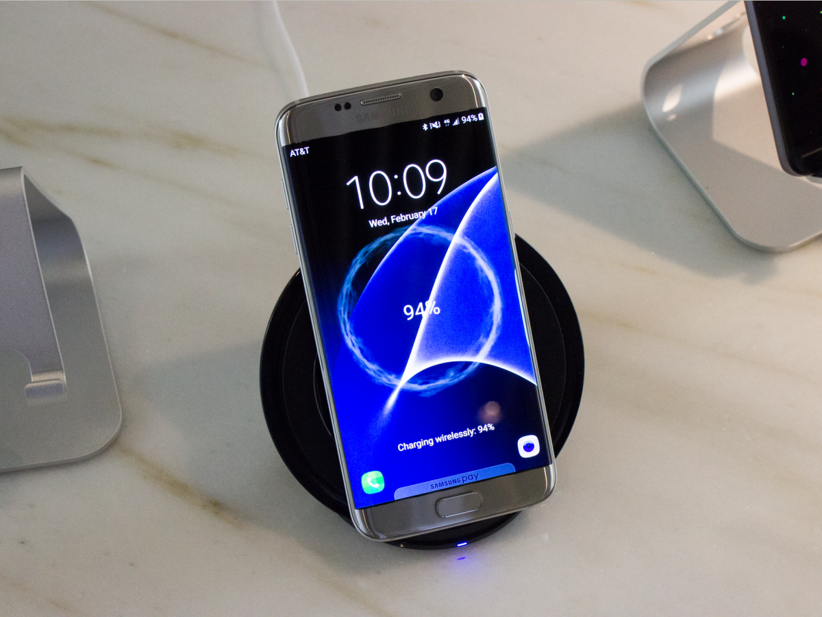 10 điều Samsung Galaxy S7 làm được, còn iPhone thì không