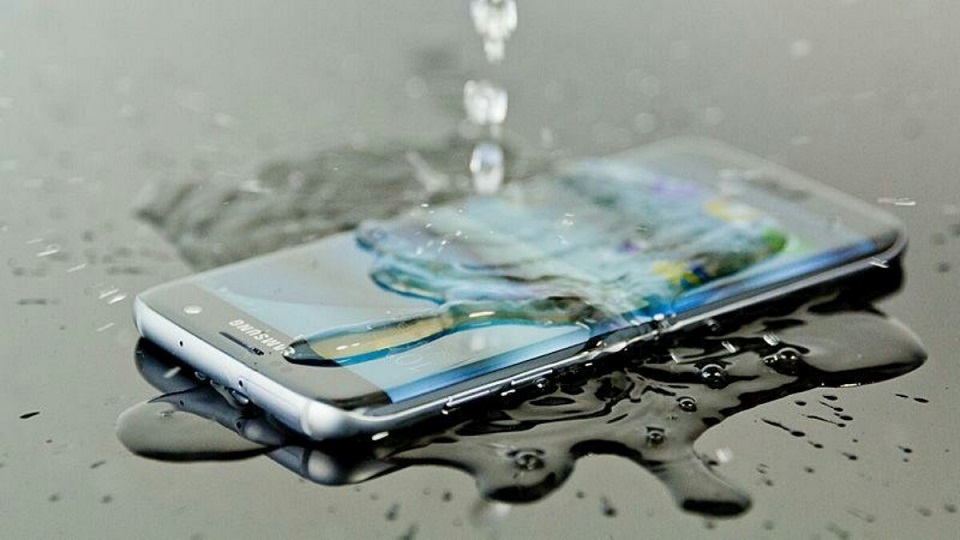 4 điểm iPhone 7/7 Plus học hỏi từ smartphone Android 1