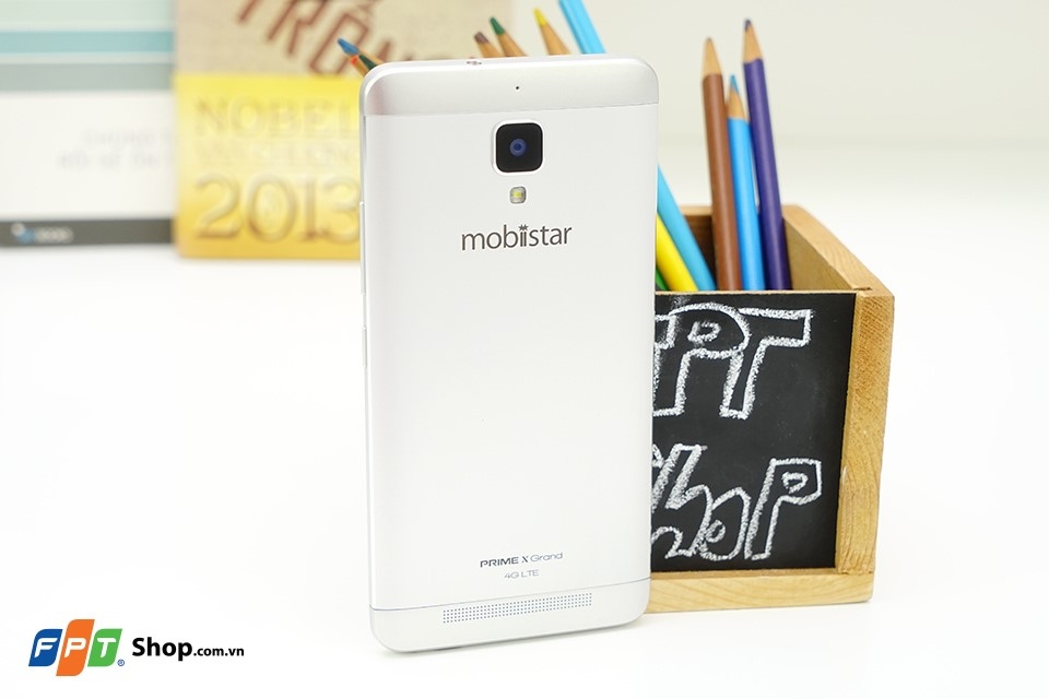 4 smartphone màn hình lớn giá rẻ đang bán tại Việt Nam