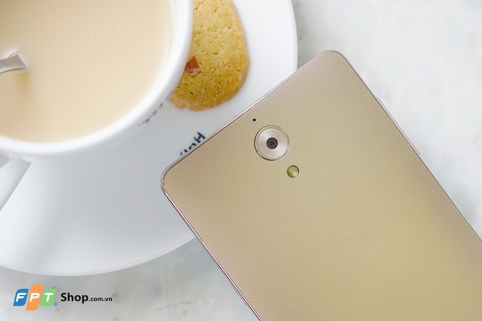 4 smartphone màn hình lớn giá rẻ đang bán tại Việt Nam