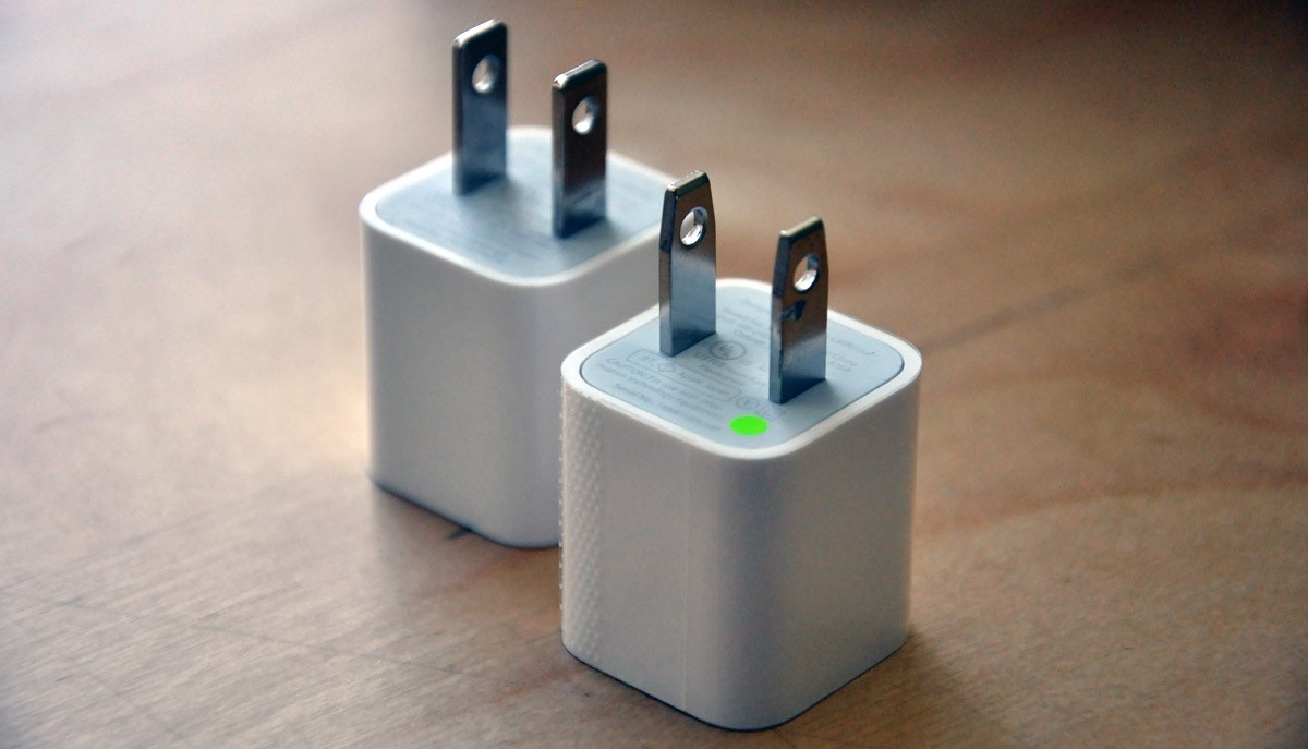 99% sạc Apple giả được bán trực truyến hiện nay đều không đảm bảo an toàn 99% sạc Apple giả được bán trực truyến hiện nay đều không đảm bảo an toàn