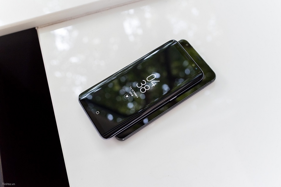 Chiêm ngưỡng loạt ảnh so sánh thiết kế LG G6 và Galaxy S8 6