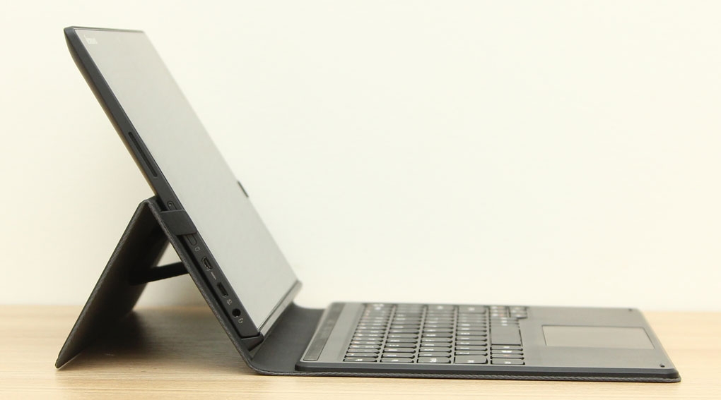 Có nên mua máy tính bảng lai Lenovo MiiX 3 không 1