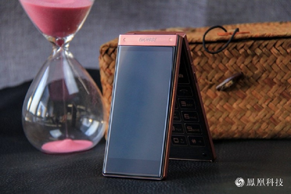 Điện thoại nắp gập Gionee W909 chính thức trình làng