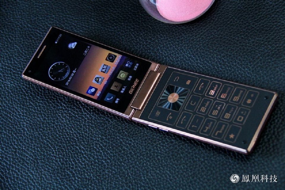 Điện thoại nắp gập Gionee W909 chính thức trình làng