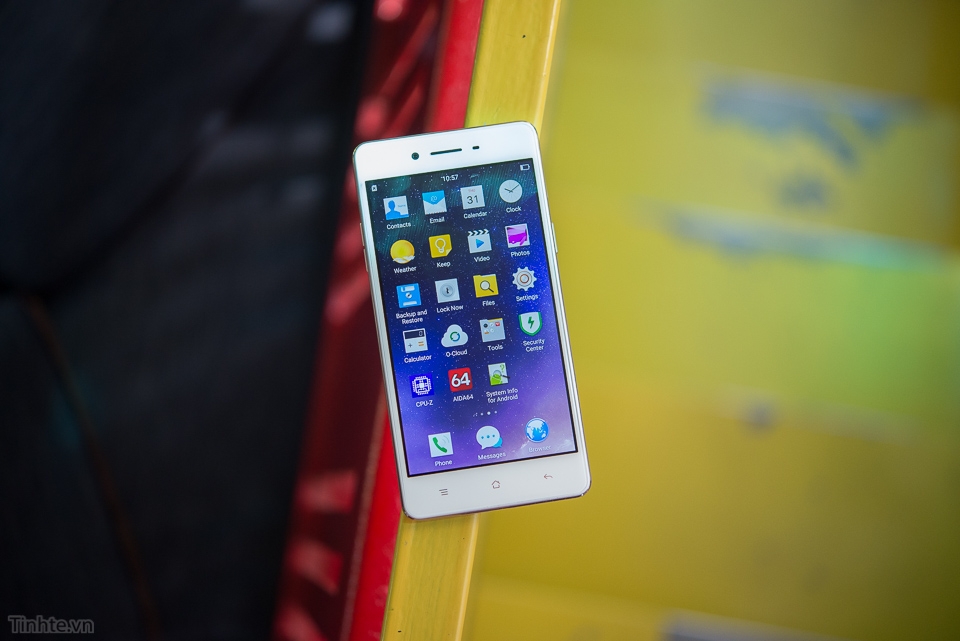 Điện thoại Oppo F1f: Làm gió mới cho phân khúc tầm trung?
