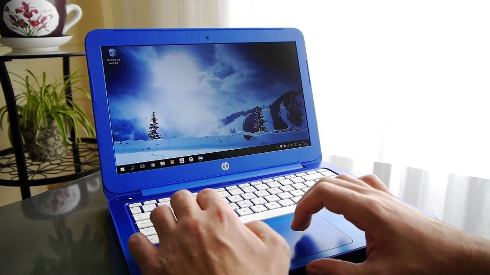 Hãy cân nhắc những điều này trước khi chọn mua laptop giá rẻ