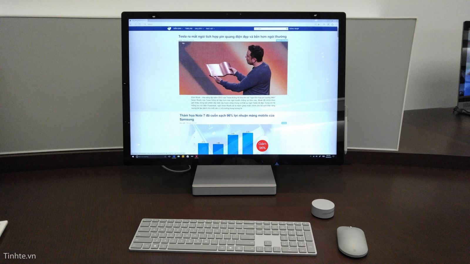 Hình ảnh và video thực tế của Surface Studio: máy tính siêu bự của Microsoft