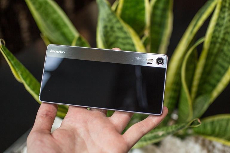 Hợp nhất bộ phận điện thoại của Lenovo vào Motorola 3