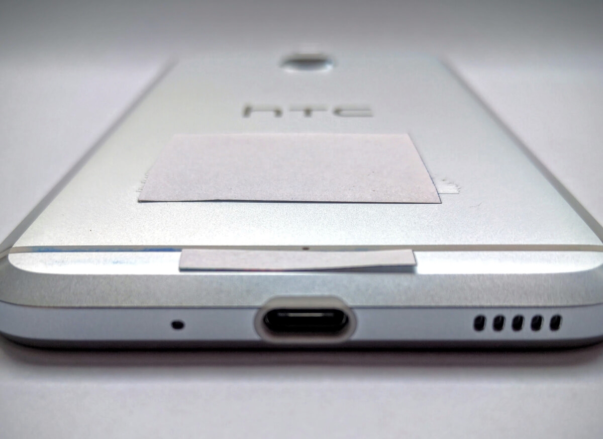 HTC Bolt lộ ảnh mới với vỏ bằng kim loại, không có jack tai nghe 3.5mm 1 HTC Bolt lộ ảnh mới với vỏ bằng kim loại, không có jack tai nghe 3.5mm 1
