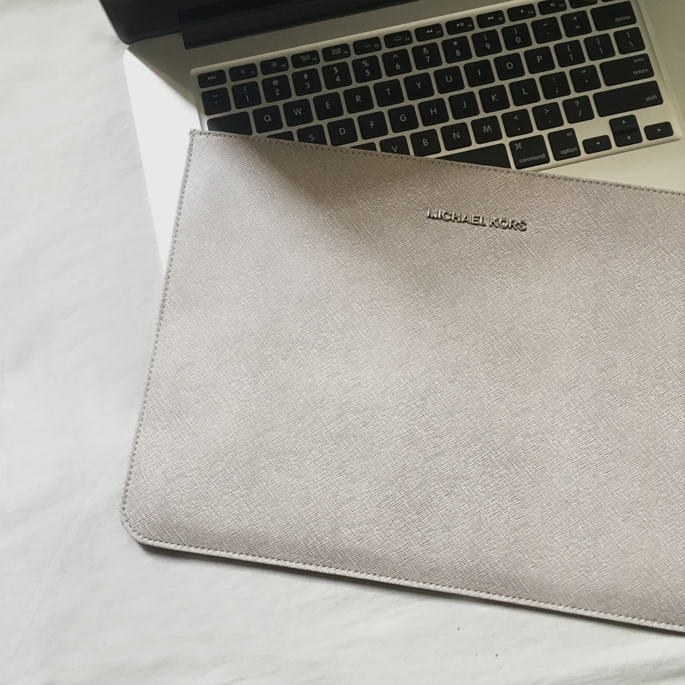 Phụ kiện độc đáo tô điểm cho MacBook thêm phần sang trọng 1