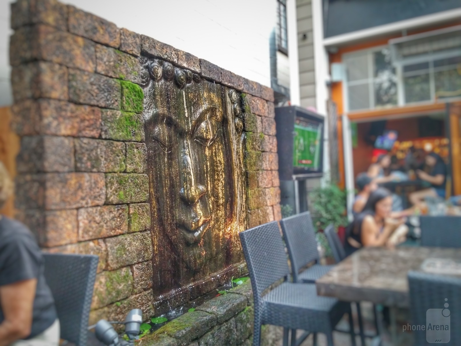 Bức tường Fountain rất ấn tượng tại nhà hàng ở Walnut Creek CA, được chụp bởi Gabriel Maranos với camera của LG G3.
