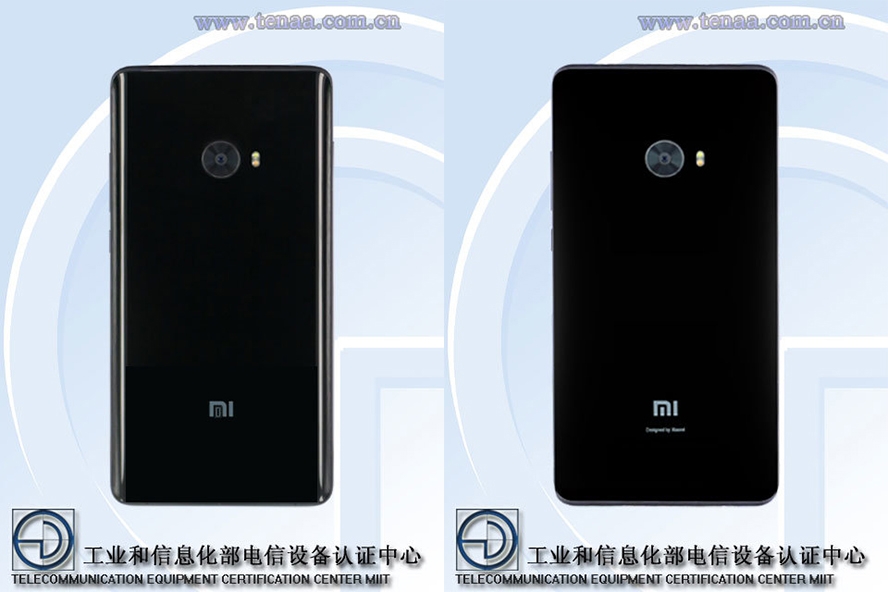 Mặt sau của hai phiên bản