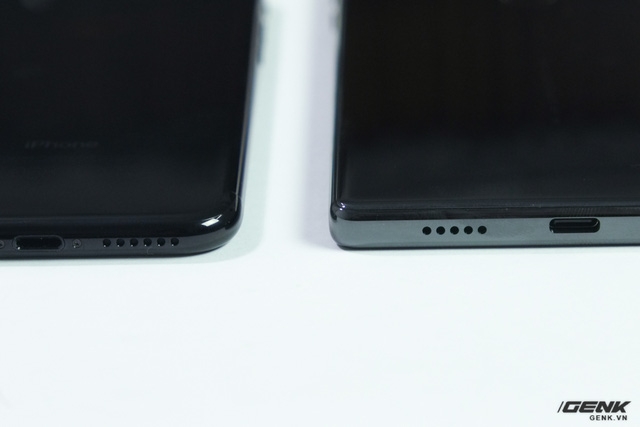 iPhone 7 Jet Black vs Xiaomi Mi MIX 4