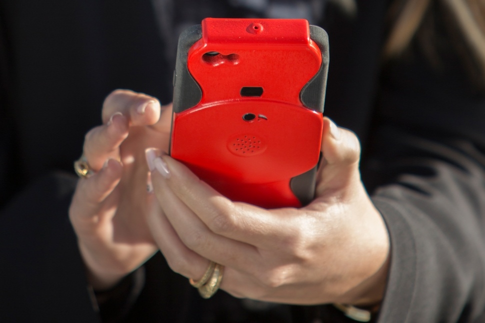 JIC: Case iPhone có thể ghi âm tất cả cuộc gọi