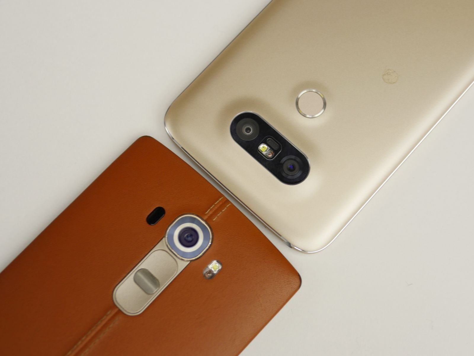 LG G5 vs LG G4: Thiết bị mới hay chỉ là bản nâng cấp