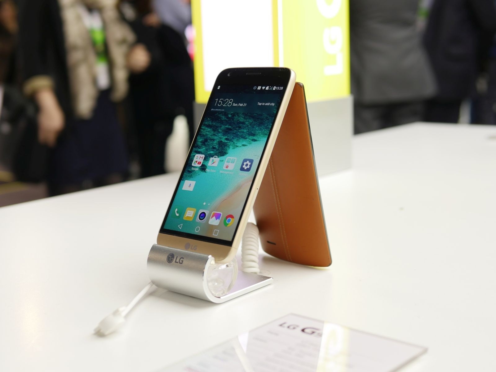 LG G5 vs LG G4: Thiết bị mới hay chỉ là bản nâng cấp