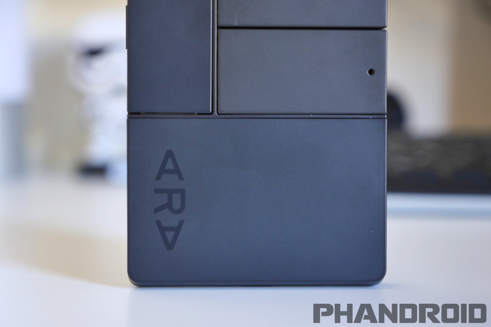 Loạt ảnh thực tế điện thoại lắp ghép Project Ara của Google 4