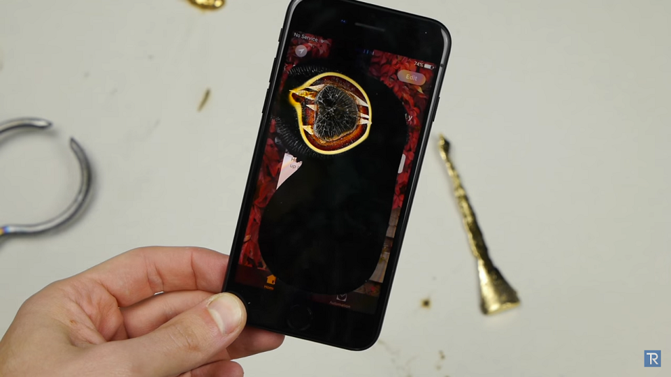 Màn tra tấn iPhone 7 bằng vàng gây sốt nhất từ trước tới nay 4 Màn tra tấn iPhone 7 bằng vàng gây sốt nhất từ trước tới nay 4
