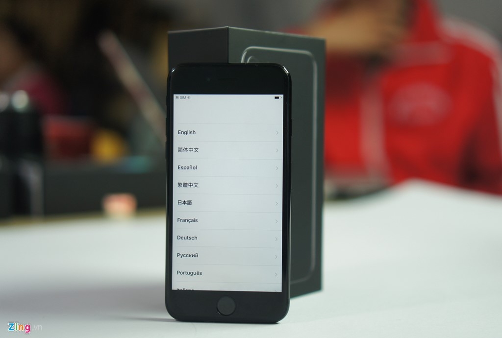 Mở hộp iPhone 7, 7 Plus chính hãng FPT đầu tiên tại Việt Nam 10