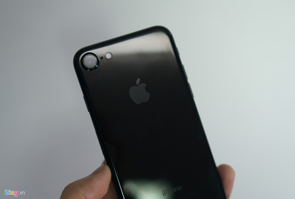 Mở hộp iPhone 7, 7 Plus chính hãng FPT đầu tiên tại Việt Nam 11