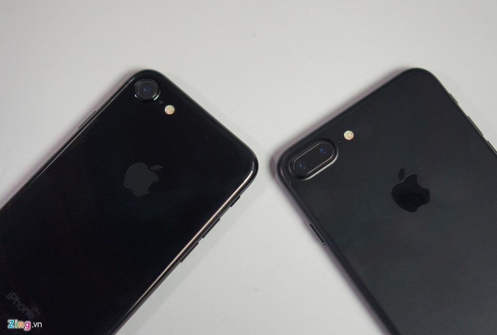 Mở hộp iPhone 7, 7 Plus chính hãng FPT đầu tiên tại Việt Nam 9