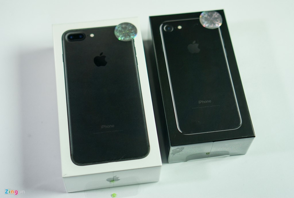 Mở hộp iPhone 7, 7 Plus chính hãng FPT đầu tiên tại Việt Nam
