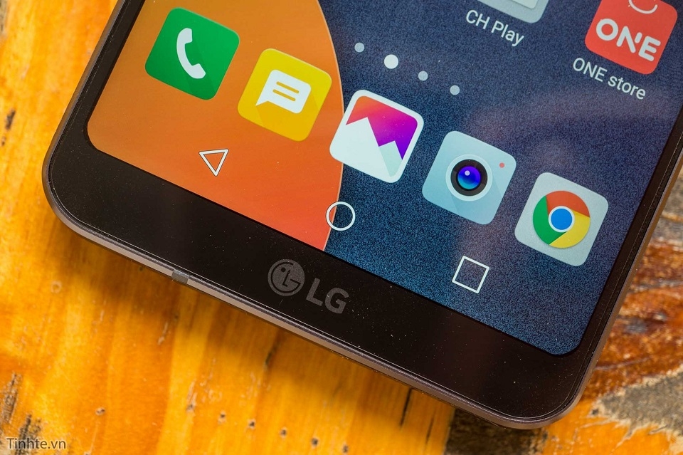 Mở hộp LG G6 đầu tiên tại Việt Nam 12