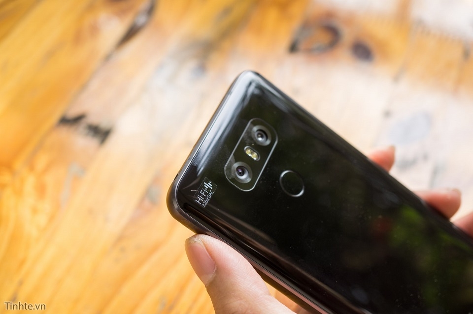 Mở hộp LG G6 đầu tiên tại Việt Nam 18