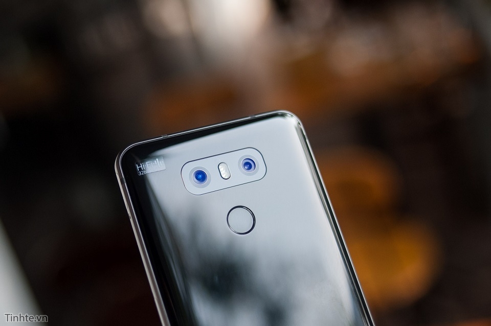 Mở hộp LG G6 đầu tiên tại Việt Nam 7