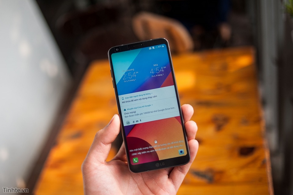 Mở hộp LG G6 đầu tiên tại Việt Nam