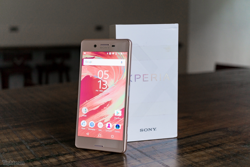 Mở hộp và trên tay Sony Xperia X Performance