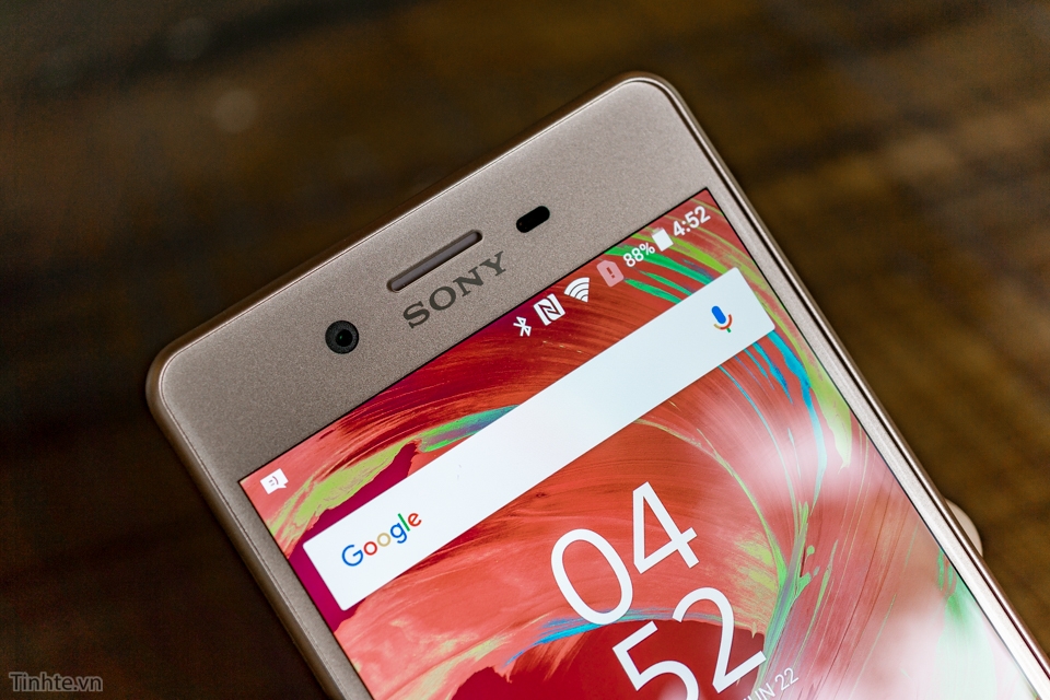 Mở hộp và trên tay Sony Xperia X Performance