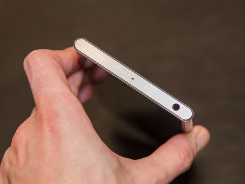 Trên tay và đánh giá nhanh Sony Xperia XZ Premium Trên tay và đánh giá nhanh Sony Xperia XZ Premium