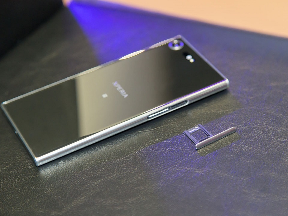 Trên tay và đánh giá nhanh Sony Xperia XZ Premium Trên tay và đánh giá nhanh Sony Xperia XZ Premium