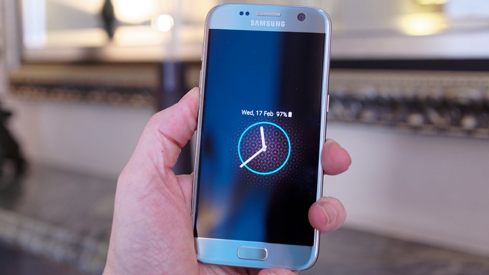 Nói về thời lượng pin, không ai vượt qua được 6 smartphone này