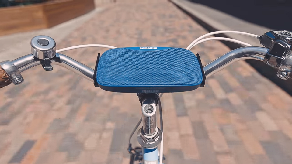 Quà tặng loa bluetooth khi mua online Galaxy A3 2017 3