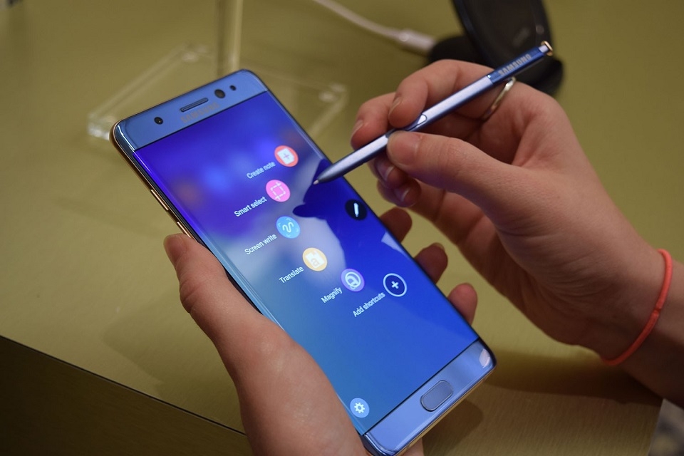 Sau sự cố Note 7, Samsung sẽ sử dụng pin LG cho Galaxy S8