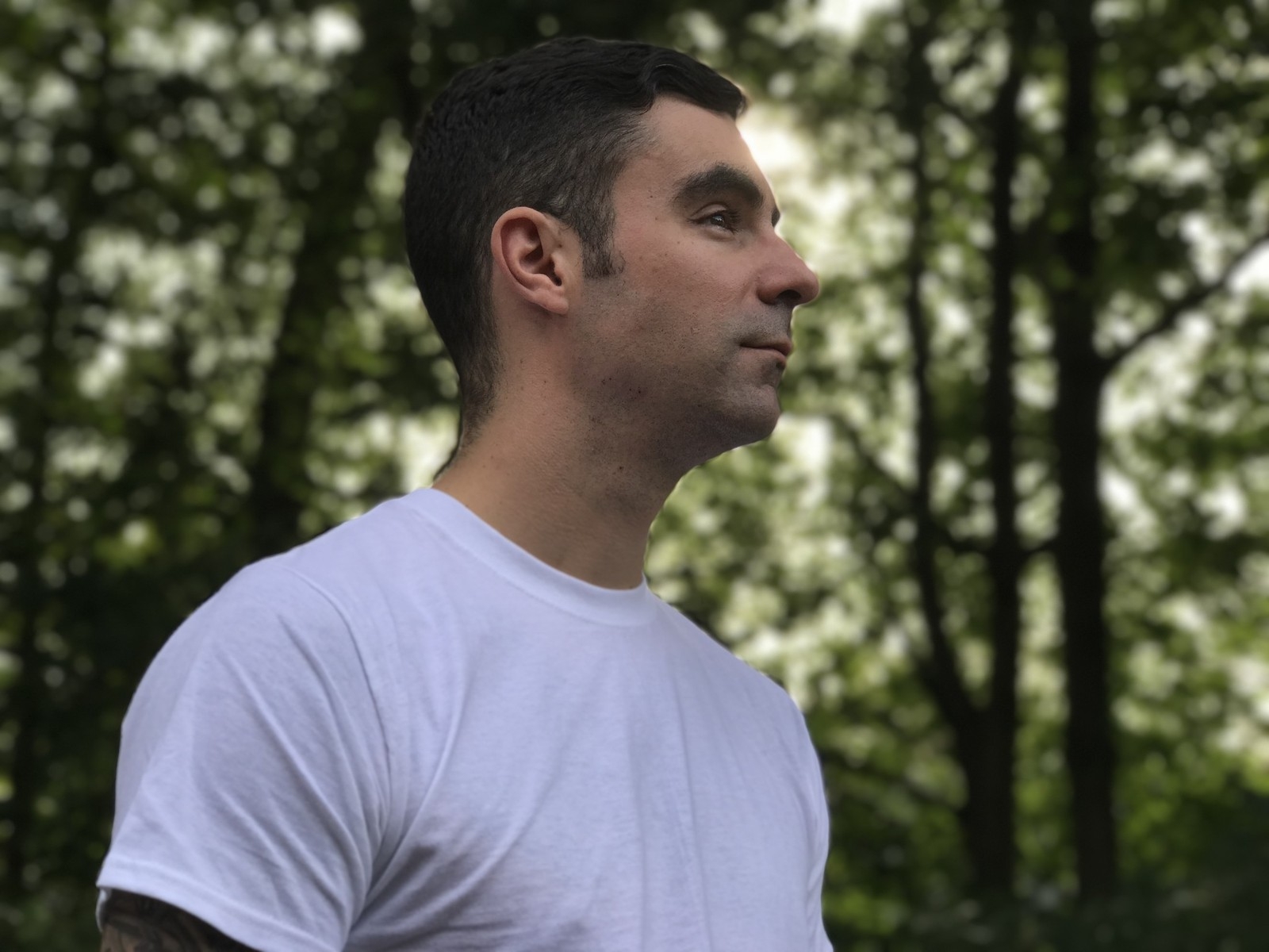 So sánh ảnh chụp xóa phông của iPhone 7 Plus với máy DSLR 2