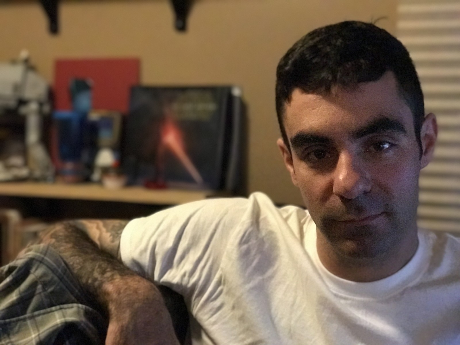 So sánh ảnh chụp xóa phông của iPhone 7 Plus với máy DSLR 4