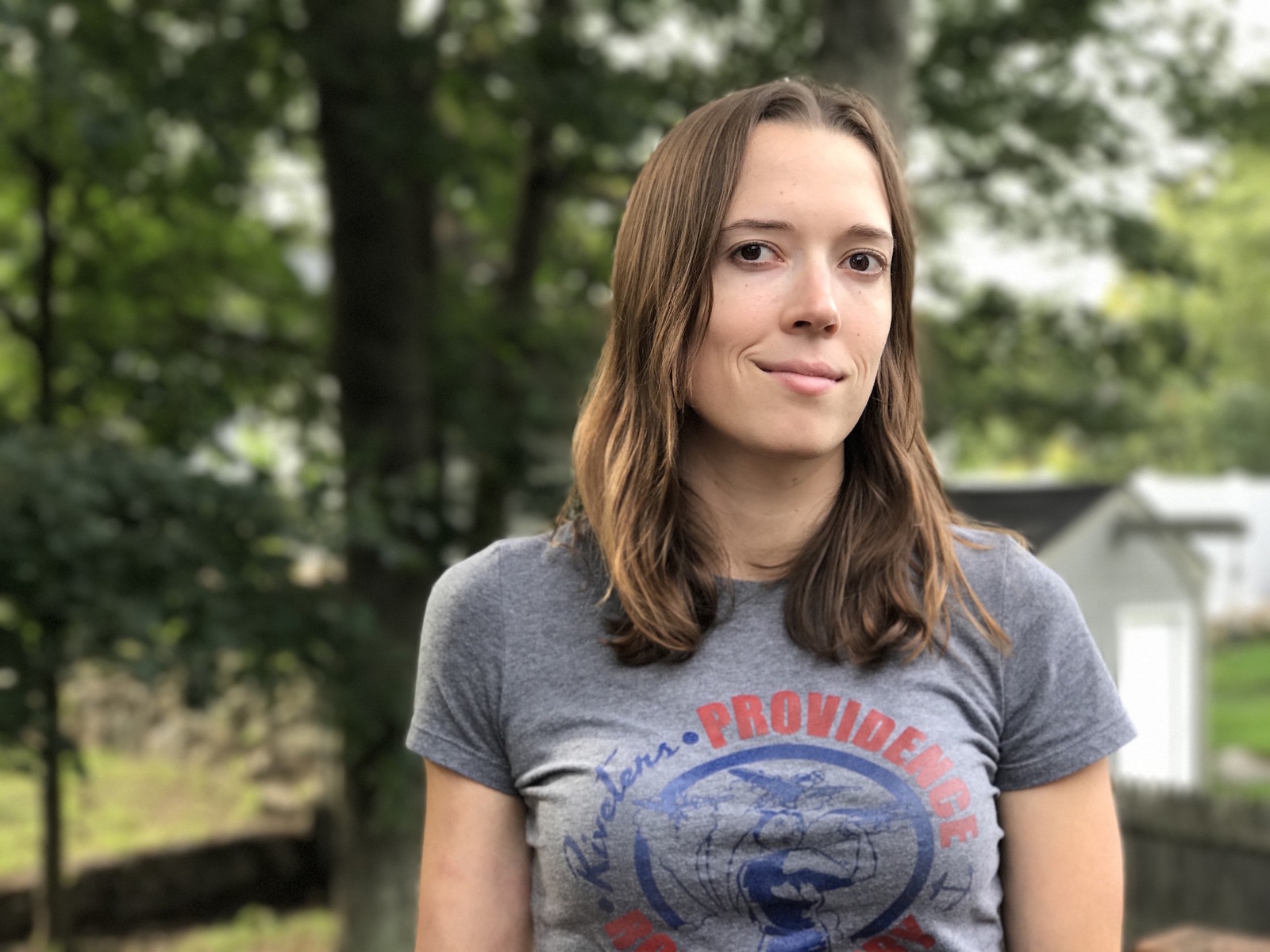 So sánh ảnh chụp xóa phông của iPhone 7 Plus với máy DSLR