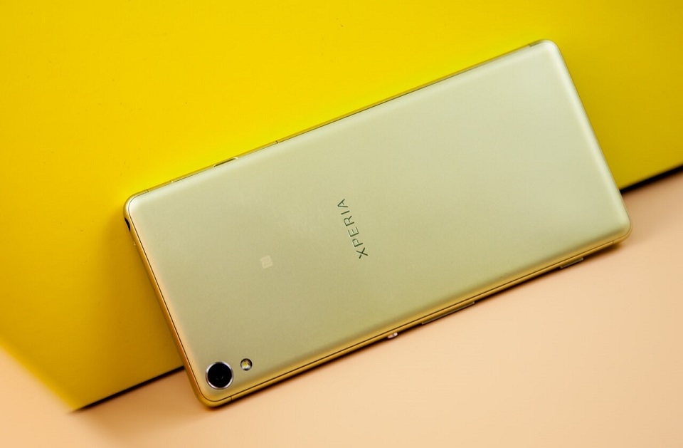 So sánh OPPO F1s và Sony Xperia XA 2