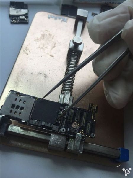Sự thật quy trình dựng iPhone, từ cũ nát thành mới nguyên