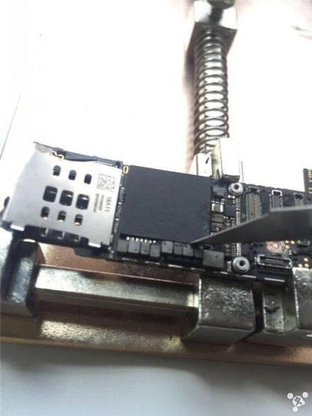 Sự thật quy trình dựng iPhone, từ cũ nát thành mới nguyên