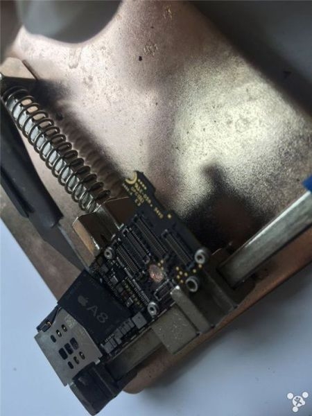 Sự thật quy trình dựng iPhone, từ cũ nát thành mới nguyên