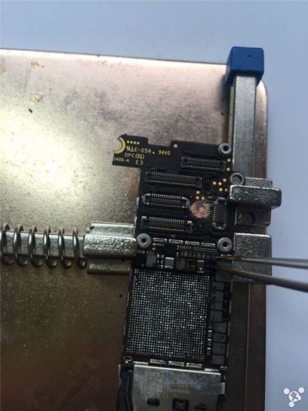 Sự thật quy trình dựng iPhone, từ cũ nát thành mới nguyên