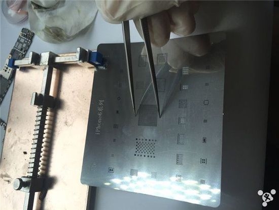 Sự thật quy trình dựng iPhone, từ cũ nát thành mới nguyên