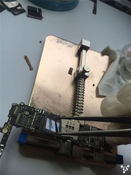 Sự thật quy trình dựng iPhone, từ cũ nát thành mới nguyên