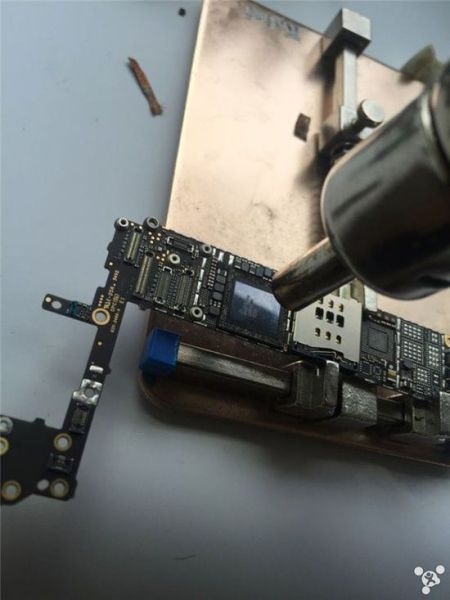 Sự thật quy trình dựng iPhone, từ cũ nát thành mới nguyên