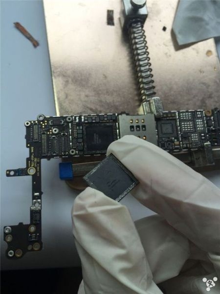 Sự thật quy trình dựng iPhone, từ cũ nát thành mới nguyên